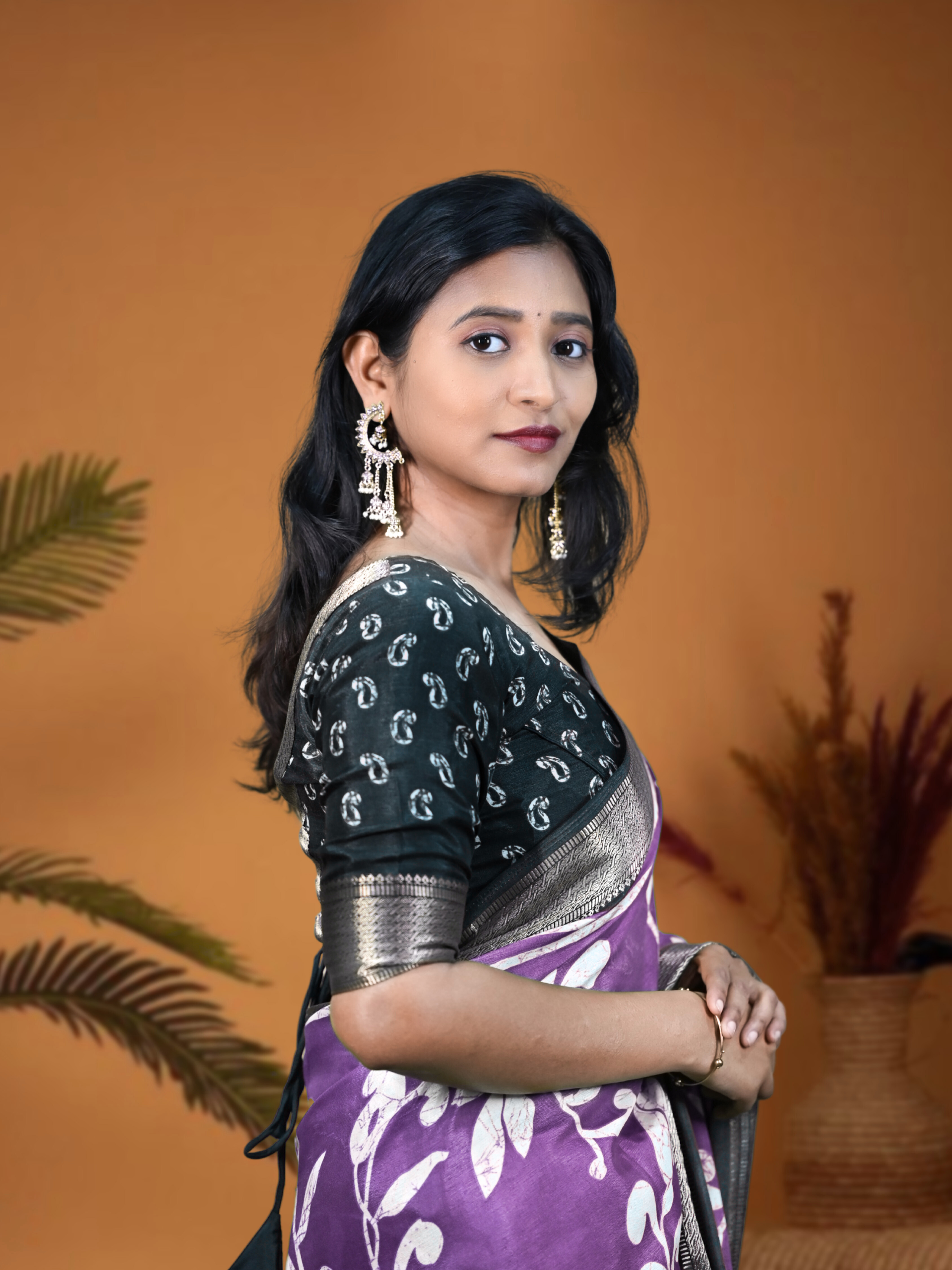 Ash Magenta Sanskriti Saree with Free Ear rings