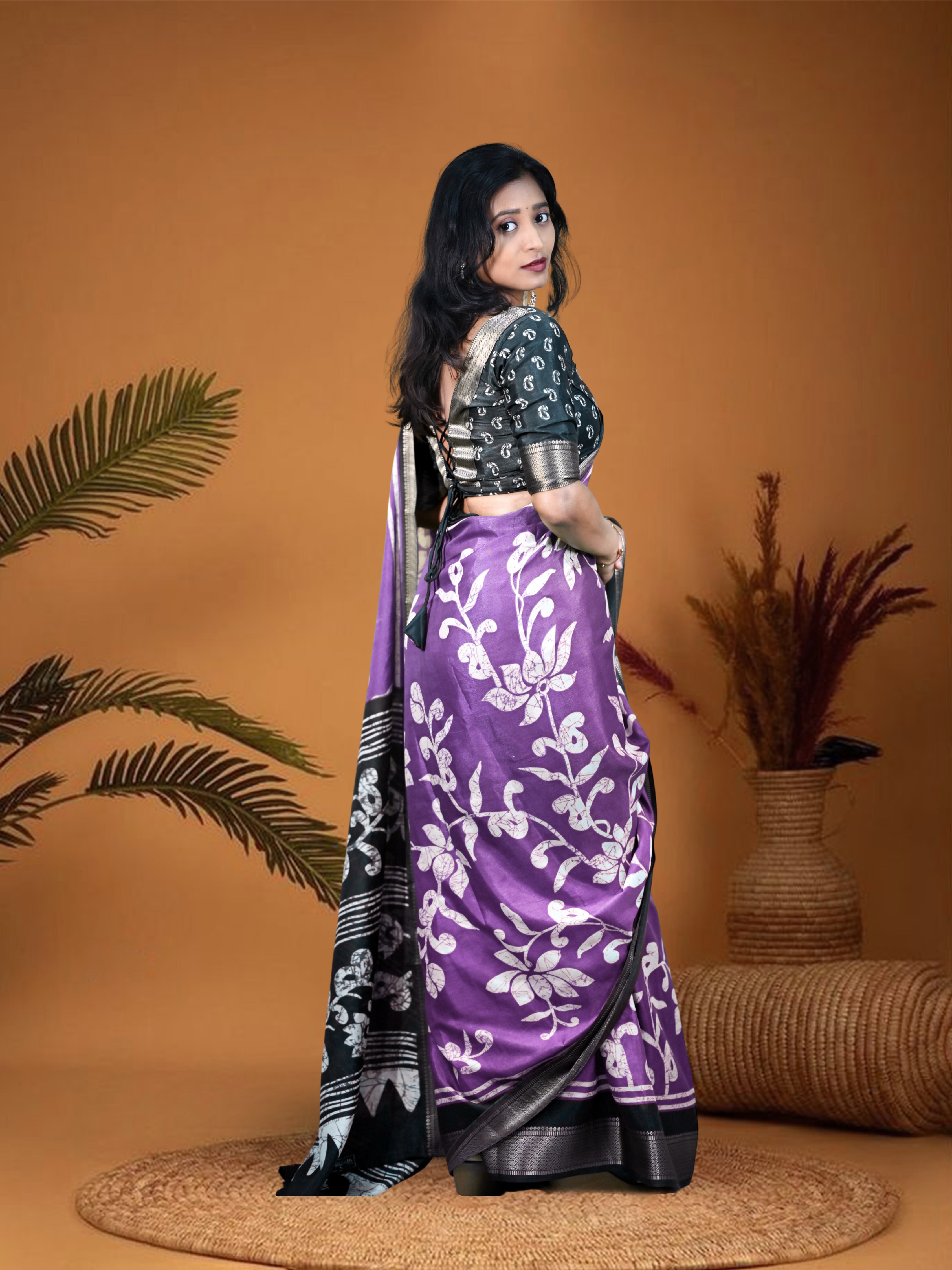 Ash Magenta Sanskriti Saree with Free Ear rings